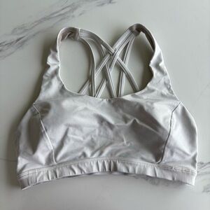 lululemon athletica Free to Be Serene sports bra (size 6)
